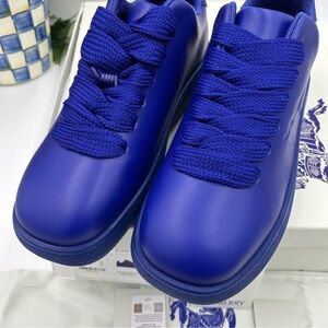 Men’s Burberry box leather sneakers, size 44 made in Italy